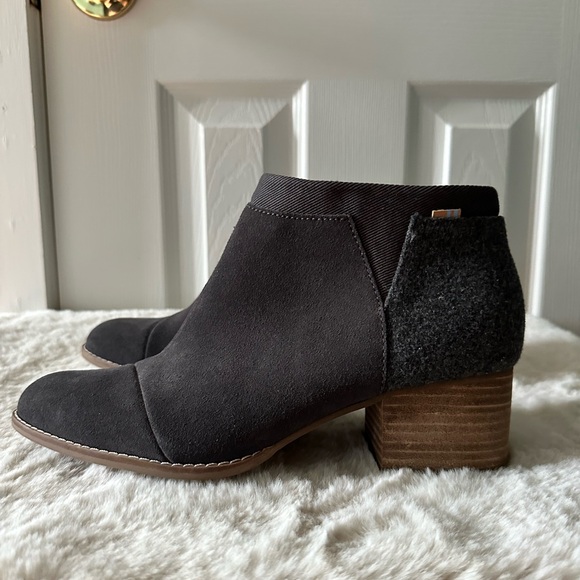 Toms Shoes - TOMS Charcoal Suede Ankle Booties – Block Heel – Size 9.5